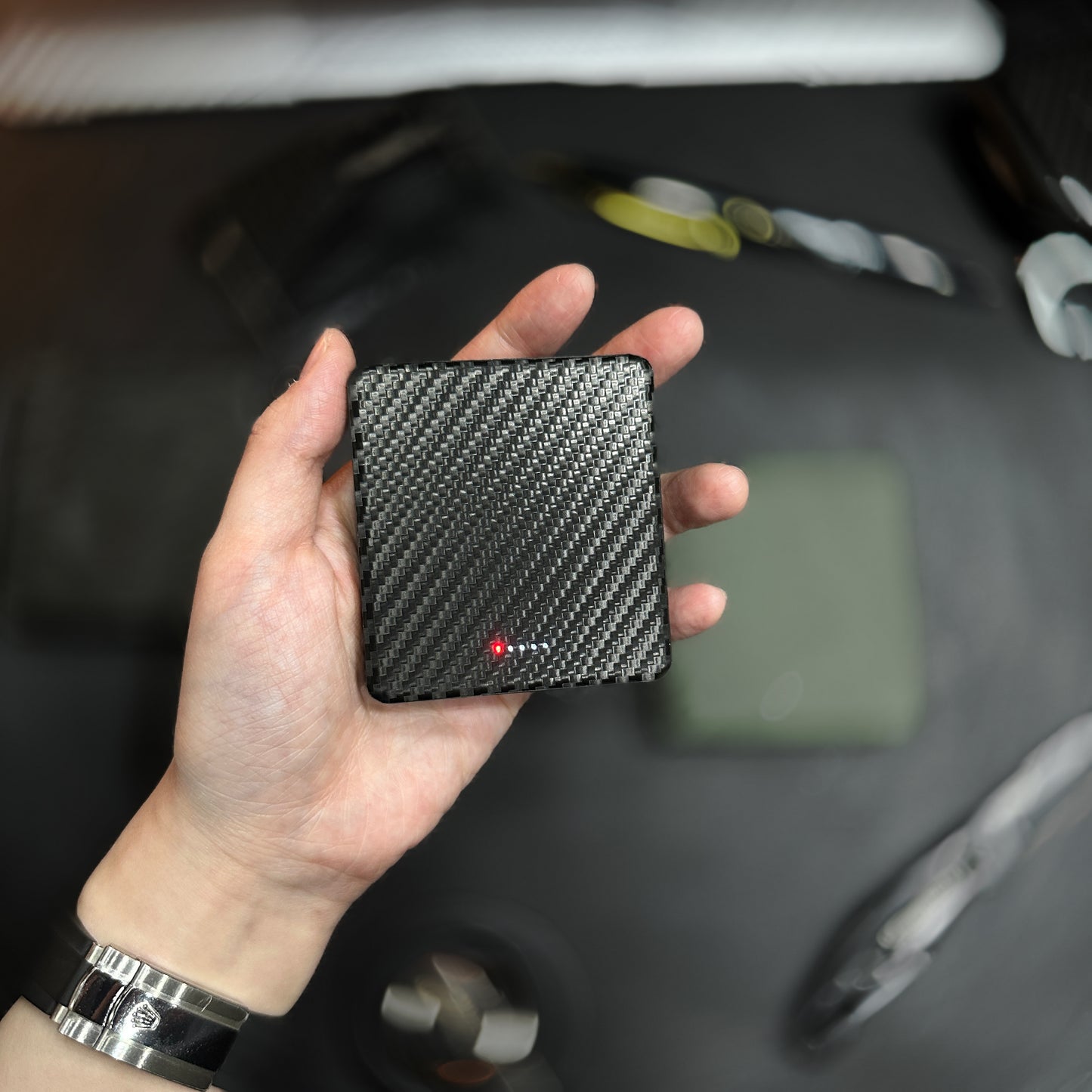 8000mAh MagSafe 15W PowerBank - Carbon Fiber鍛黑碳纖