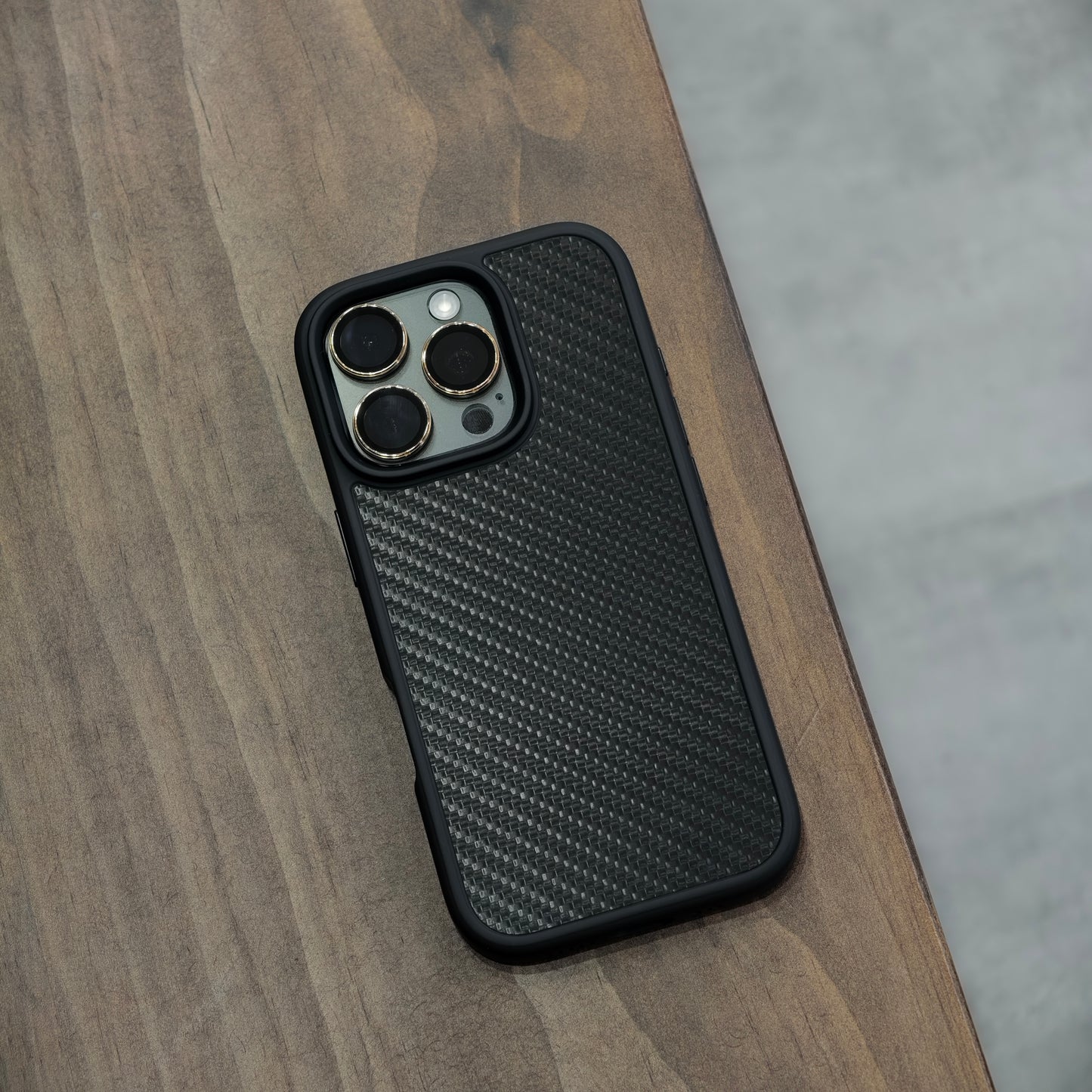 Defender Case - Carbon Fiber 鍛黑碳纖