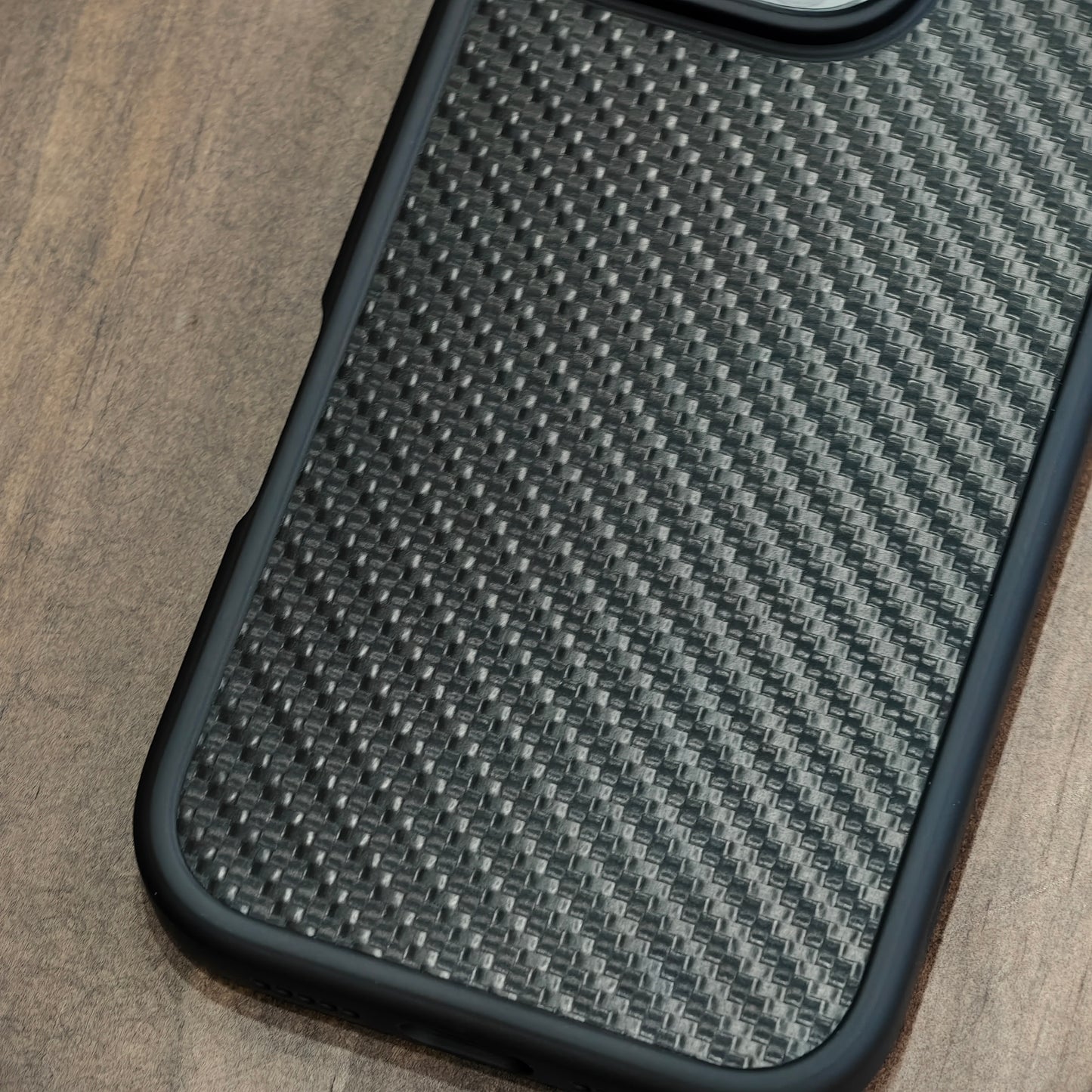 Defender Case - Carbon Fiber 鍛黑碳纖