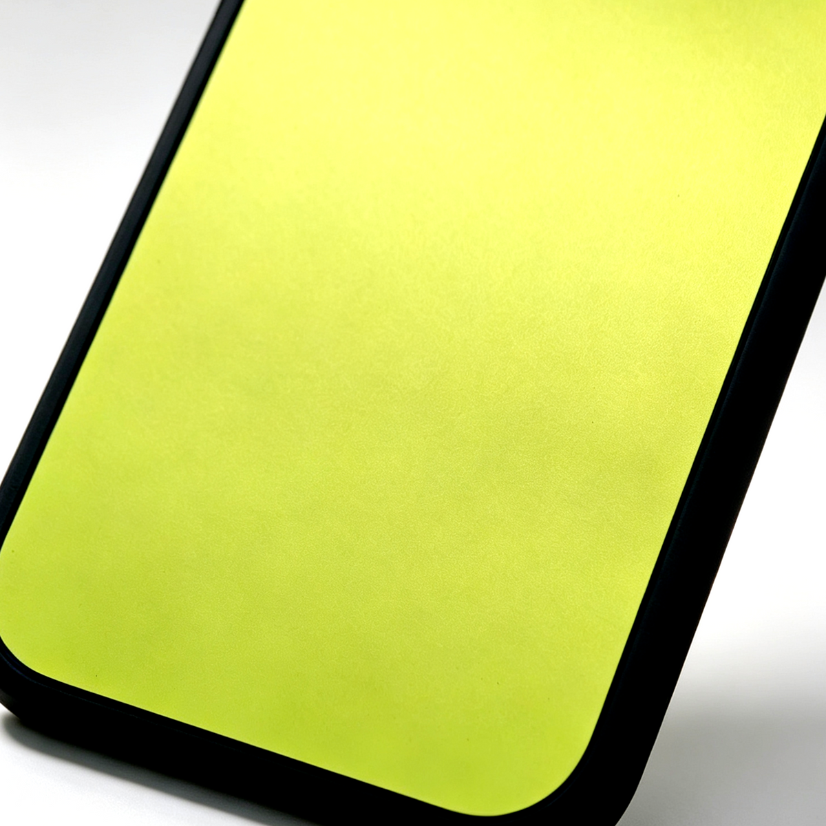 MagSafe Lawn Green 螢光綠手機殻